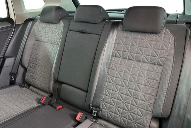 VOLKSWAGEN Tiguan Photo 9