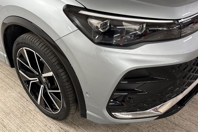 VOLKSWAGEN Tiguan Photo 19
