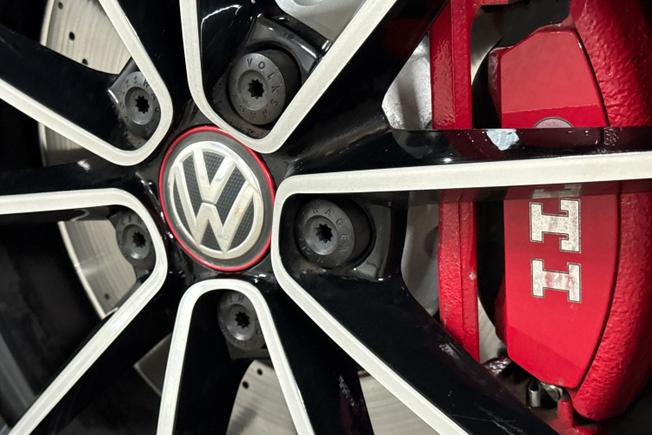 Volkswagen Golf Photo 34