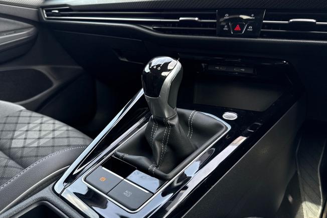 VOLKSWAGEN Golf Photo 24