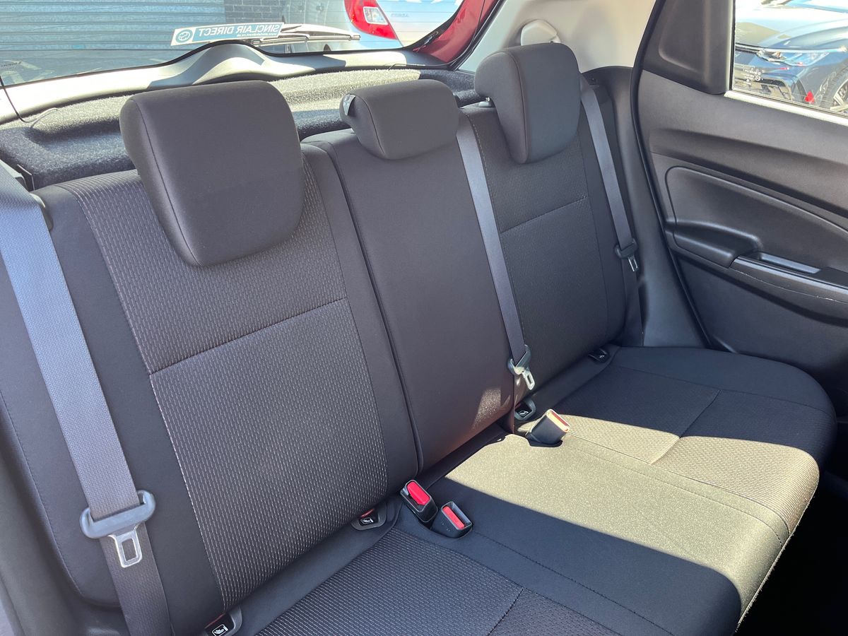 Suzuki Swift Photo 30