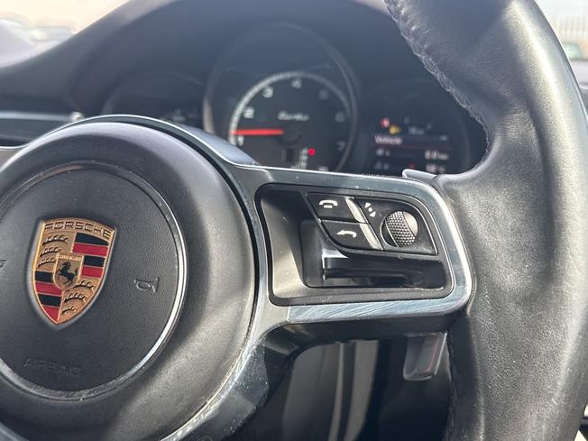 PORSCHE Macan Photo 17