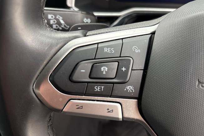 VOLKSWAGEN Taigo Photo 16