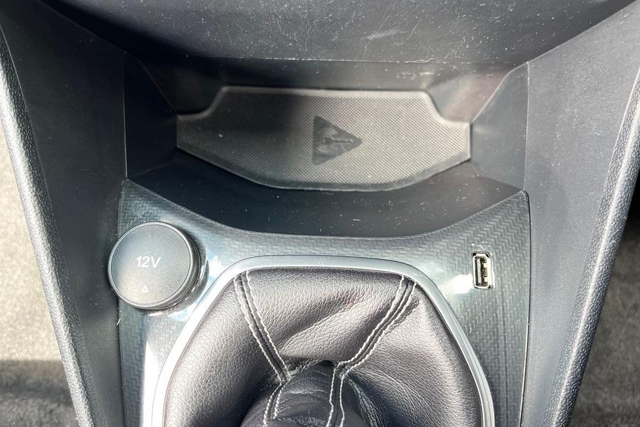 Ford Fiesta Photo autoimg-288b7e7bdaabdc8510d17a000d1d128443a9db64.jpg