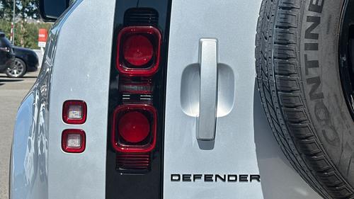 Land Rover Defender Photo autoimg-288c496de6a7ecb3c01f24d96cb22b812c2f1b1f.jpg