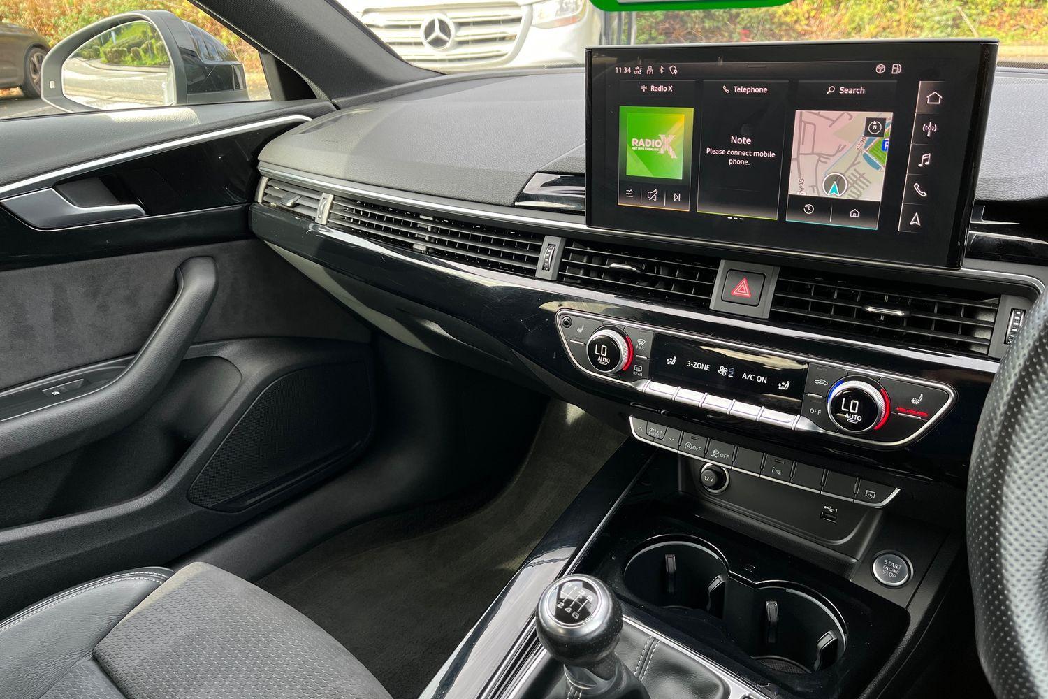 Audi A4 Photo 22