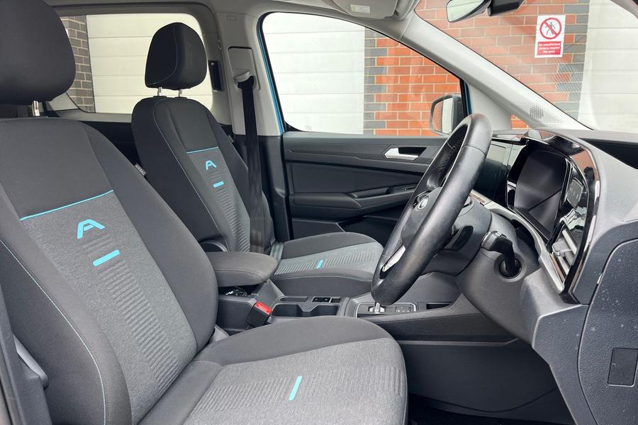 Ford TOURNEO CONNECT Photo autoimg-2892c52b1047d83f46e4f37012b07e6ee116abff.jpg