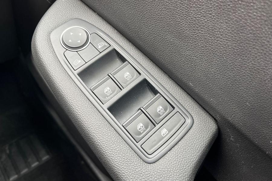 Renault CLIO Photo autoimg-289798e298edfb01b0cc600581ede3e7fc2b6559.jpg