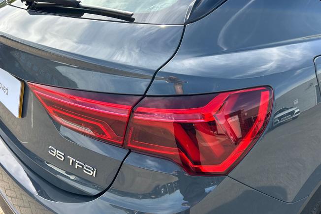 AUDI Q3 Photo 18