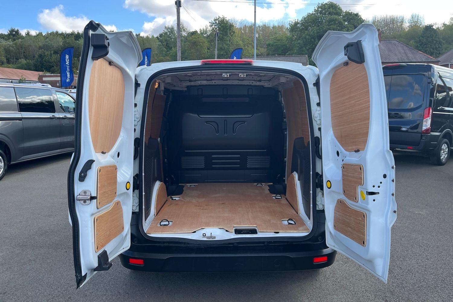 Ford TRANSIT CONNECT Photo 6