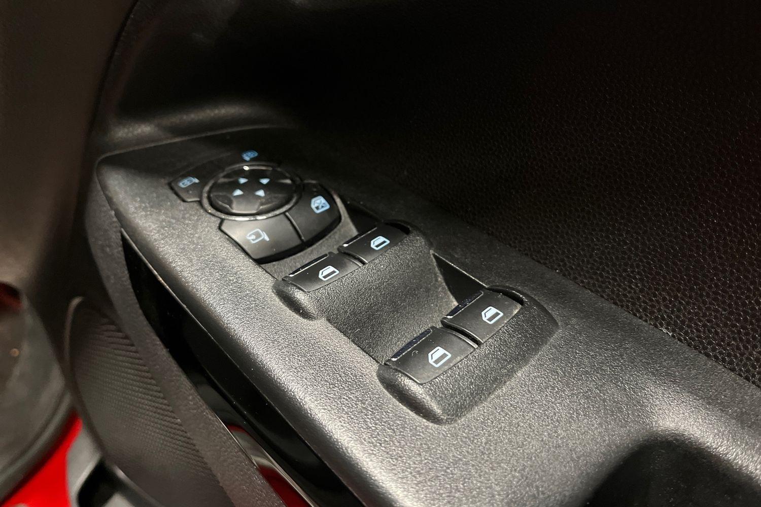 Ford ECOSPORT Photo 15