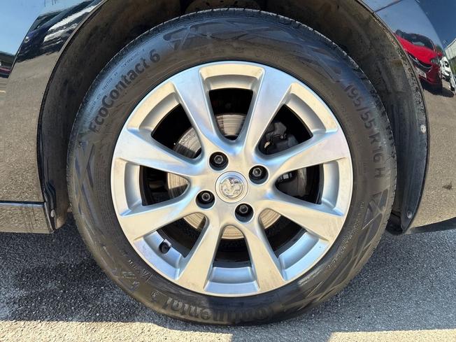 VAUXHALL Corsa Photo 5