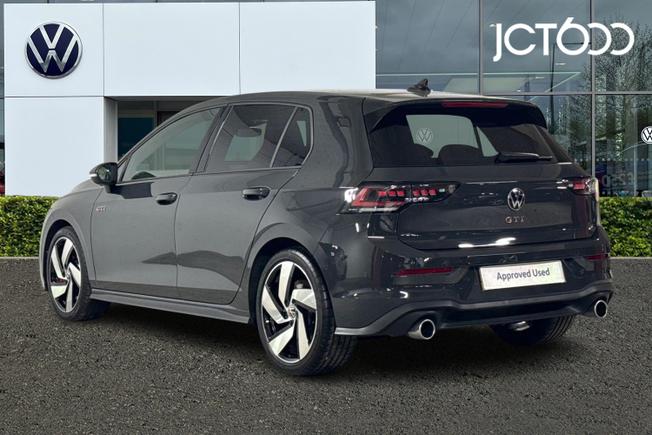 VOLKSWAGEN Golf Photo 3