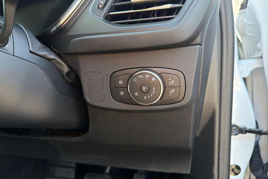 Ford FOCUS Photo autoimg-28ac228846dadaf6eaf862b2b6bd0e2dcfb4b4af.jpg