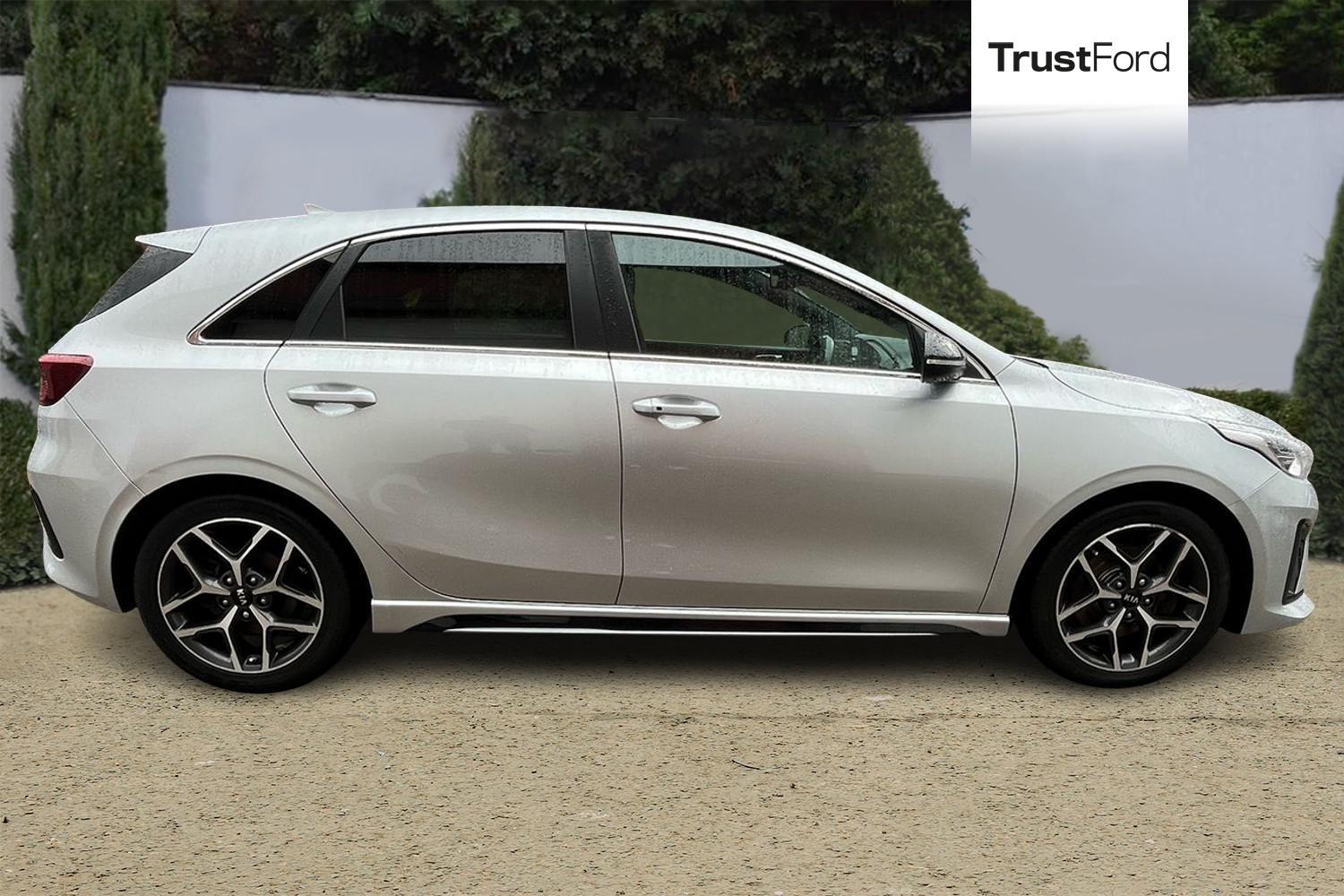Kia CEED Photo 2