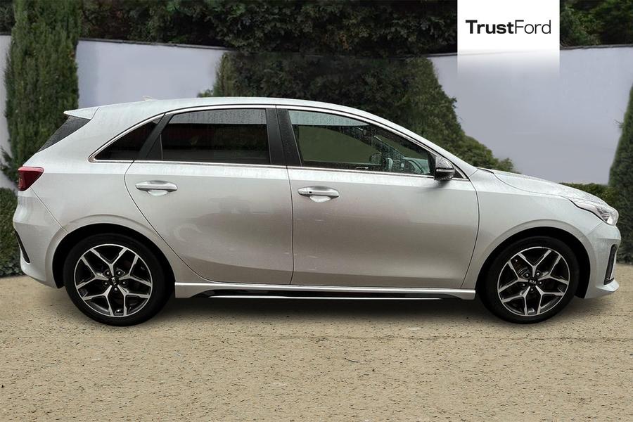Kia CEED Photo autoimg-28af16f19a73441f98068111d3435eb0794b8a02.jpg