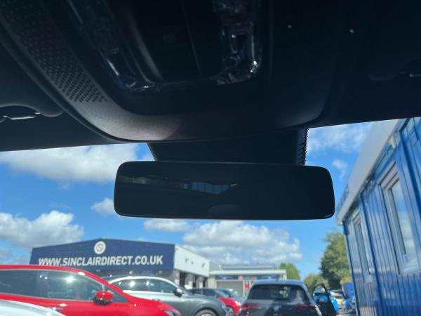 Mercedes-Benz CLA Photo autoimg-28b83aa348aafe2287ea7ed5cf084cd835af4860.jpg