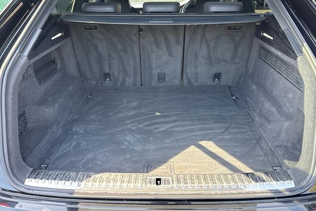 AUDI Sq8 Photo 12