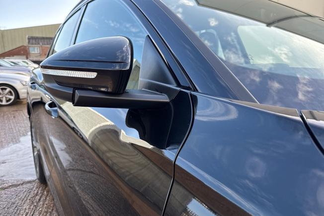 AUDI Q6 e-tron Photo 22