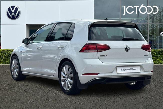 VOLKSWAGEN Golf Photo 3