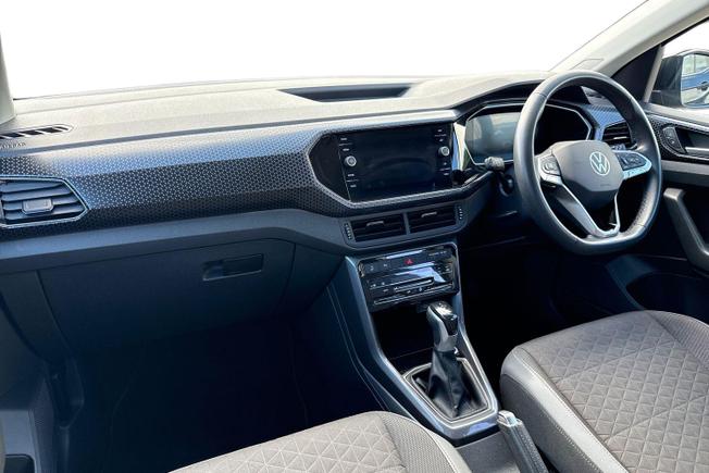 VOLKSWAGEN T-Cross Photo 2