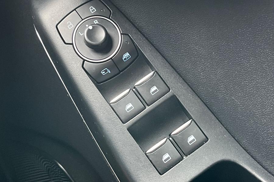 Ford Fiesta Photo autoimg-28c67441614d013ac5beac1aae4cb8c66fc425ab.jpg