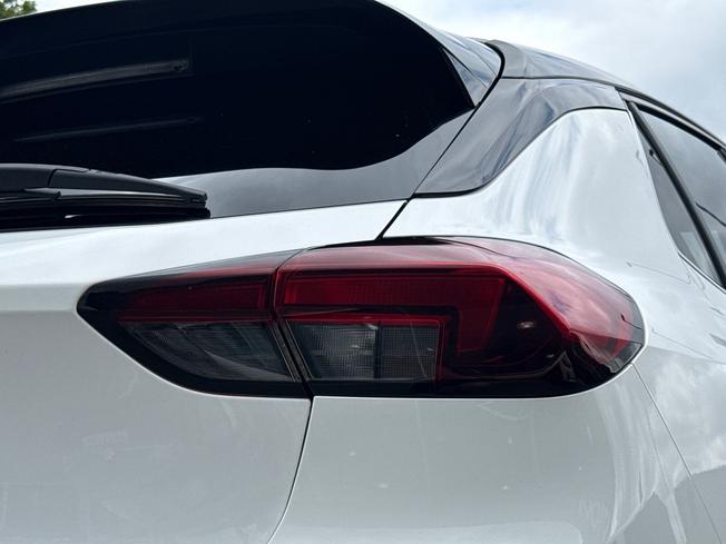 VAUXHALL Corsa Photo 18