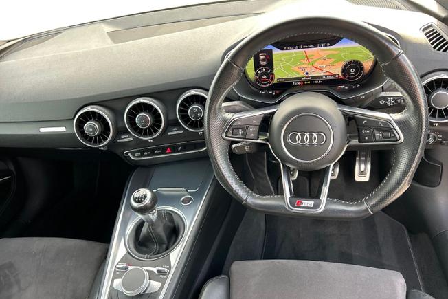 AUDI TT Photo 10