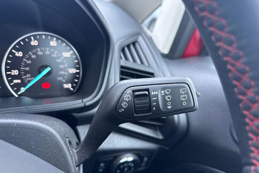 Ford ECOSPORT Photo autoimg-28cb9caf12cfba7a00f8707308d32b3315b1c7d2.jpg