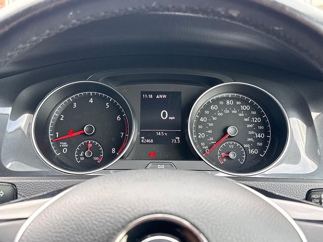 VOLKSWAGEN Golf Photo 15