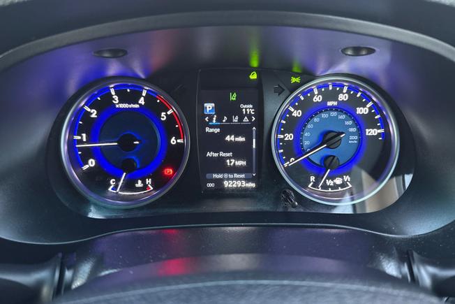 TOYOTA Hilux Photo 15