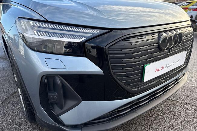 AUDI Q4 e-tron Photo 24