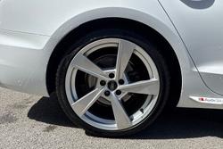 AUDI A4 Avant Photo 5