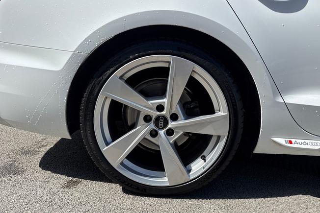 AUDI A4 Avant Photo 5