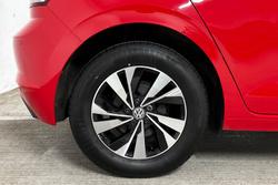 VOLKSWAGEN Polo Photo 5