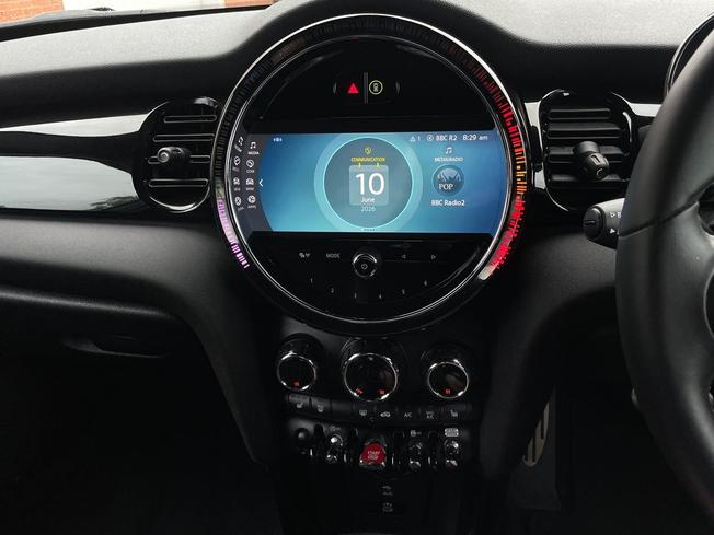 MINI Hatch Photo 14