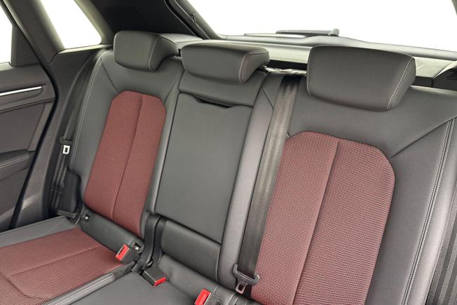 AUDI Q3 Photo 9