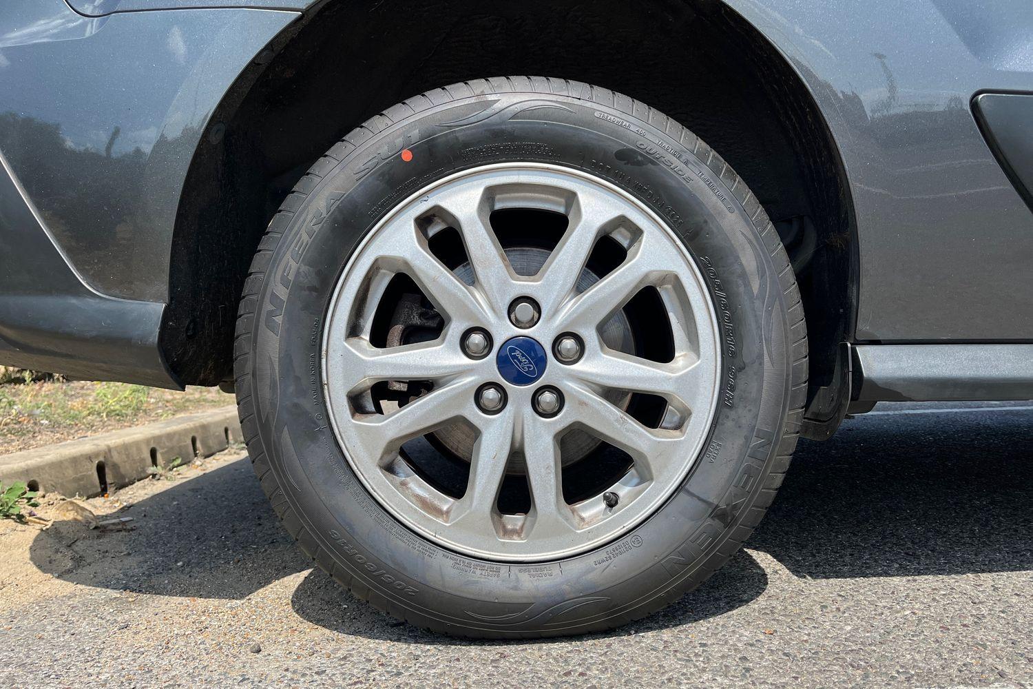 Ford TRANSIT CONNECT Photo 23