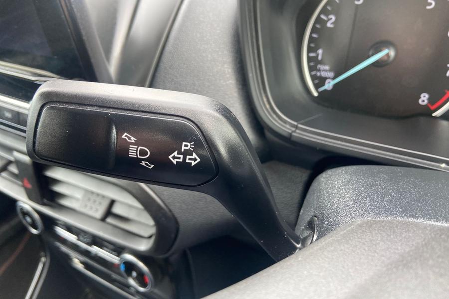 Ford ECOSPORT Photo autoimg-28dd7c3b778c68ff585633ac23bb3d6f18d2a9d6.jpg