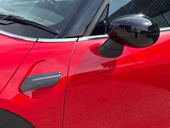 MINI Hatch Photo 21