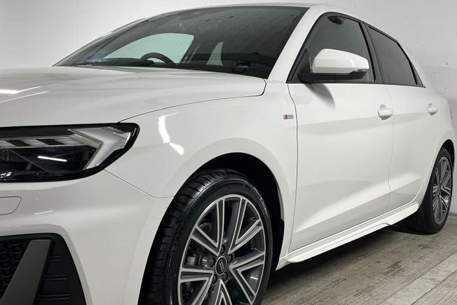 Audi A1 Photo 30