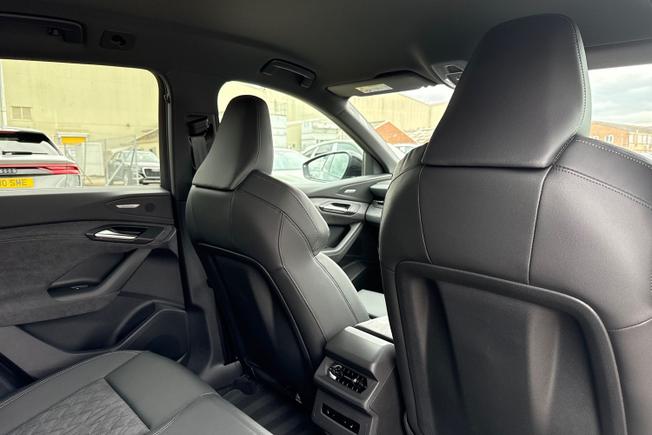 AUDI Q6 E-Tron Photo 41