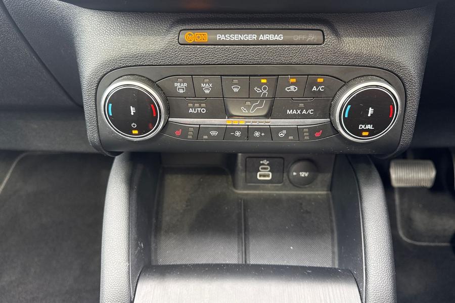 Ford KUGA Photo autoimg-28e2651aa3693b247d1ec3a2782bf27949777fd3.jpg