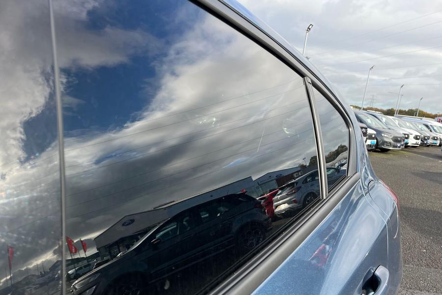 Ford FOCUS Photo autoimg-28e70d4aa3051647ef4e0a8e1d72771adefb0f53.jpg