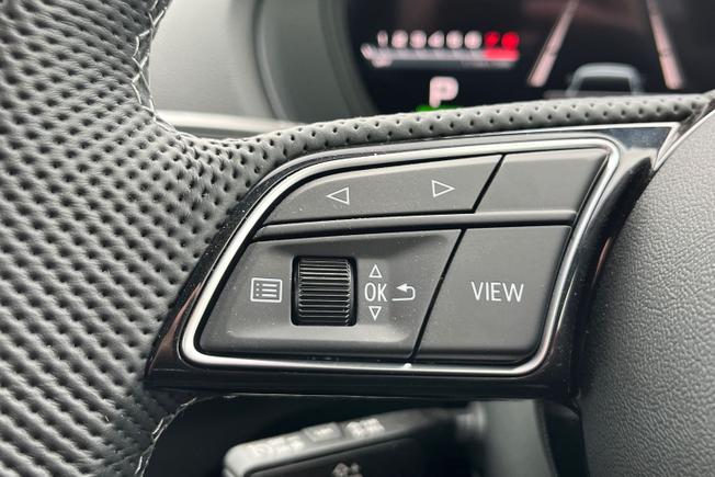 AUDI  SQ2 Photo 16