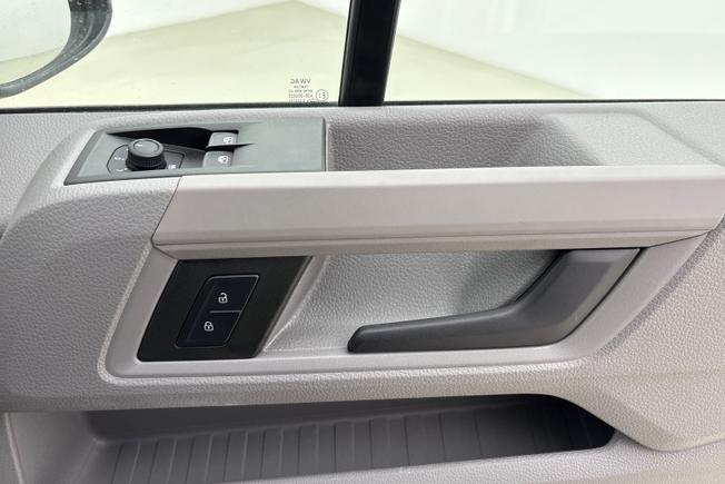 VOLKSWAGEN Crafter Photo 26