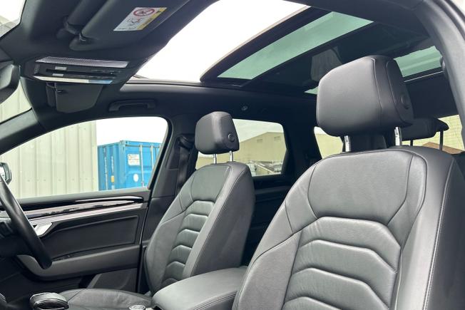 VOLKSWAGEN Touareg Photo 58