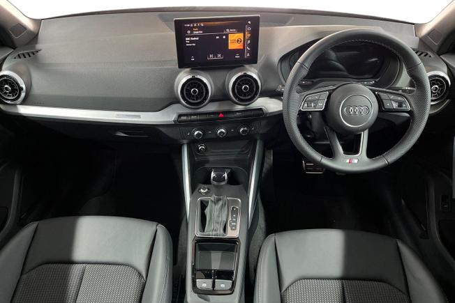 AUDI Q2 Photo 10