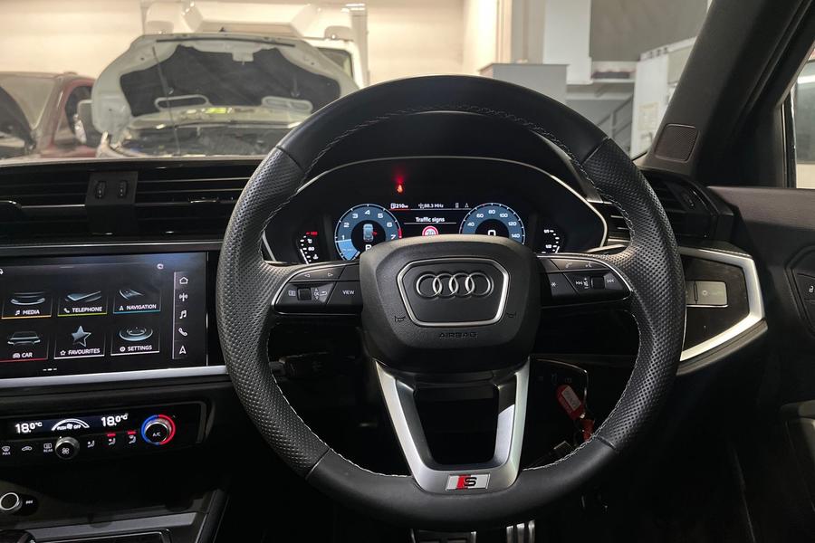 Audi Q3 Photo autoimg-28ffc57429bded5d635c43ed6f4c4a9b72b41837.jpg