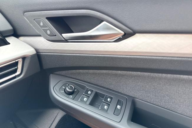 Volkswagen Golf Photo 29